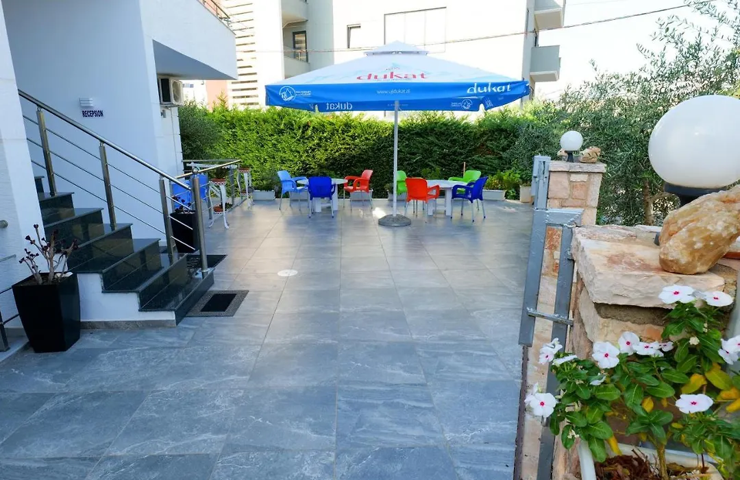 Hotel Villa Adrian-1
